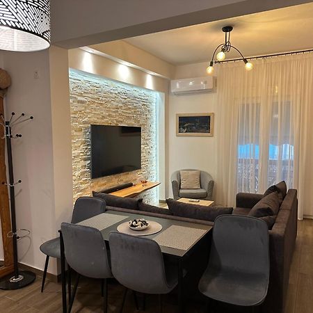 Apartment Dimitris เอเธนส์ ภายนอก รูปภาพ
