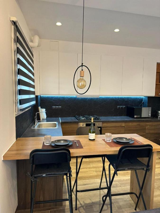 Apartment Dimitris เอเธนส์ ภายนอก รูปภาพ