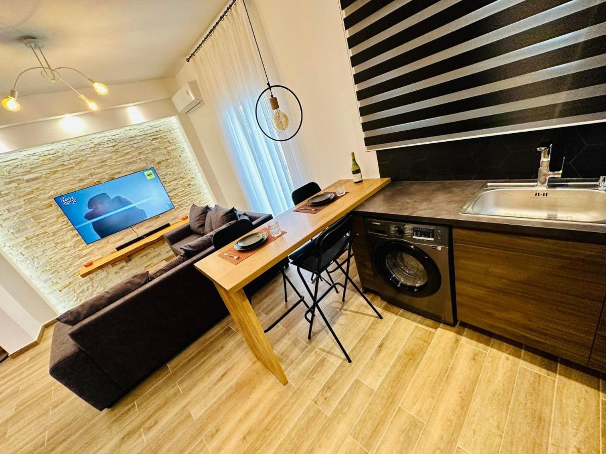 Apartment Dimitris เอเธนส์ ภายนอก รูปภาพ