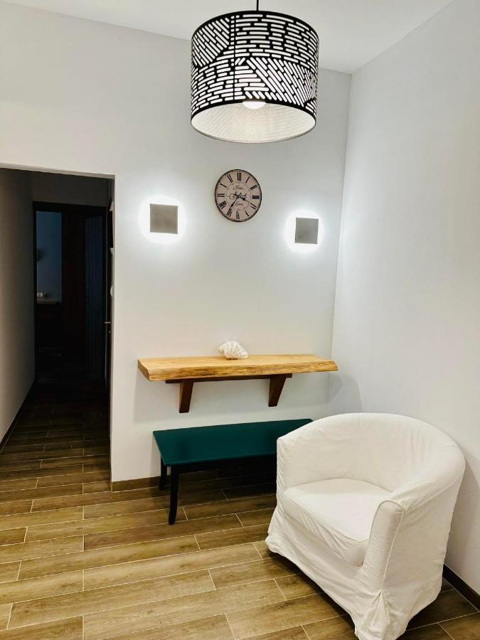 Apartment Dimitris เอเธนส์ ภายนอก รูปภาพ